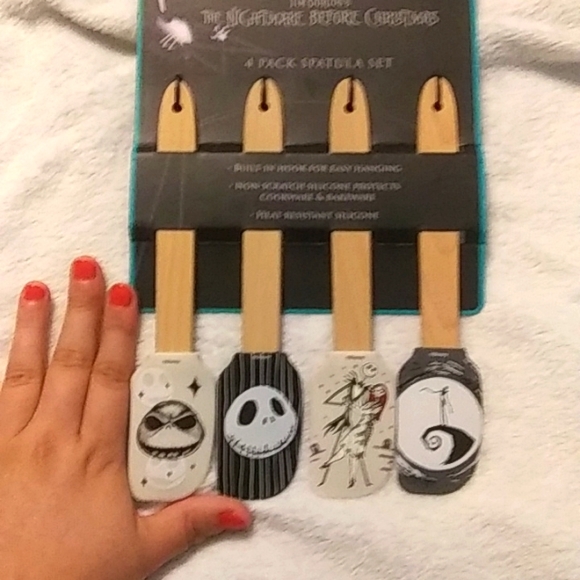 🌞Nightmare Before Christmas 4pk Spatula Set - Picture 4 of 5